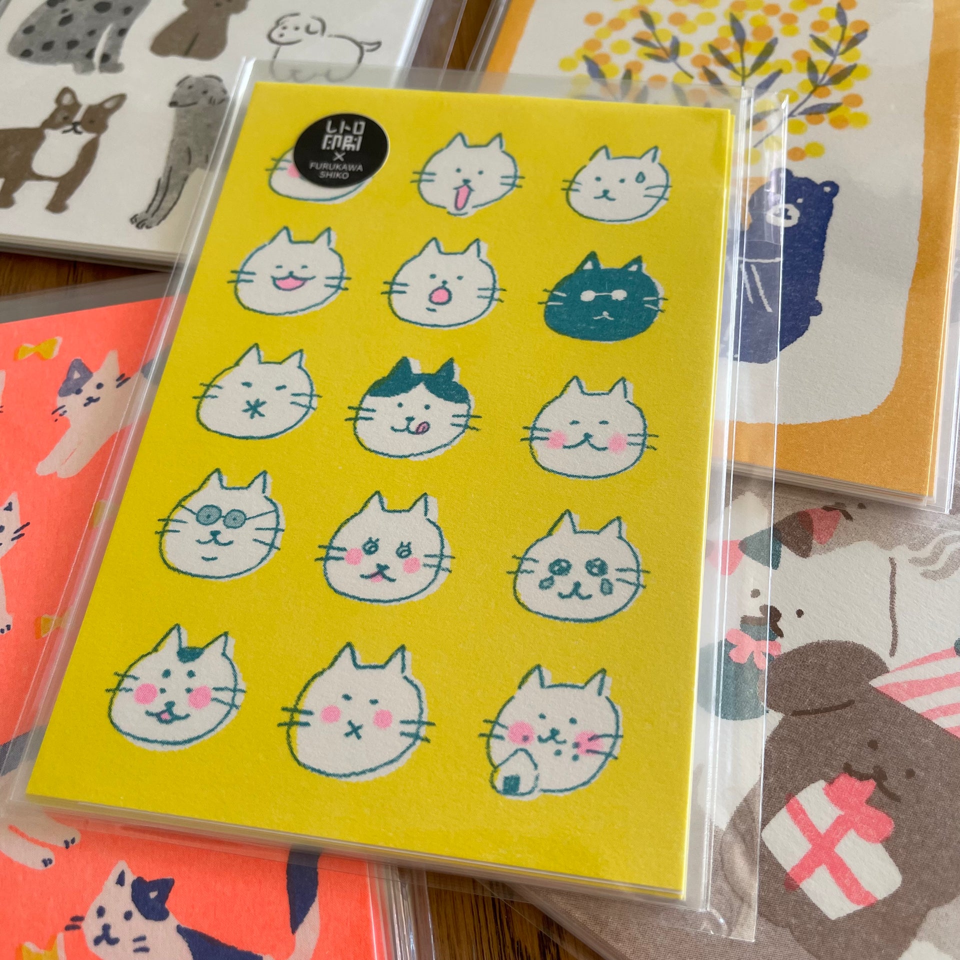 Retro printed postcard < Reaction cat >