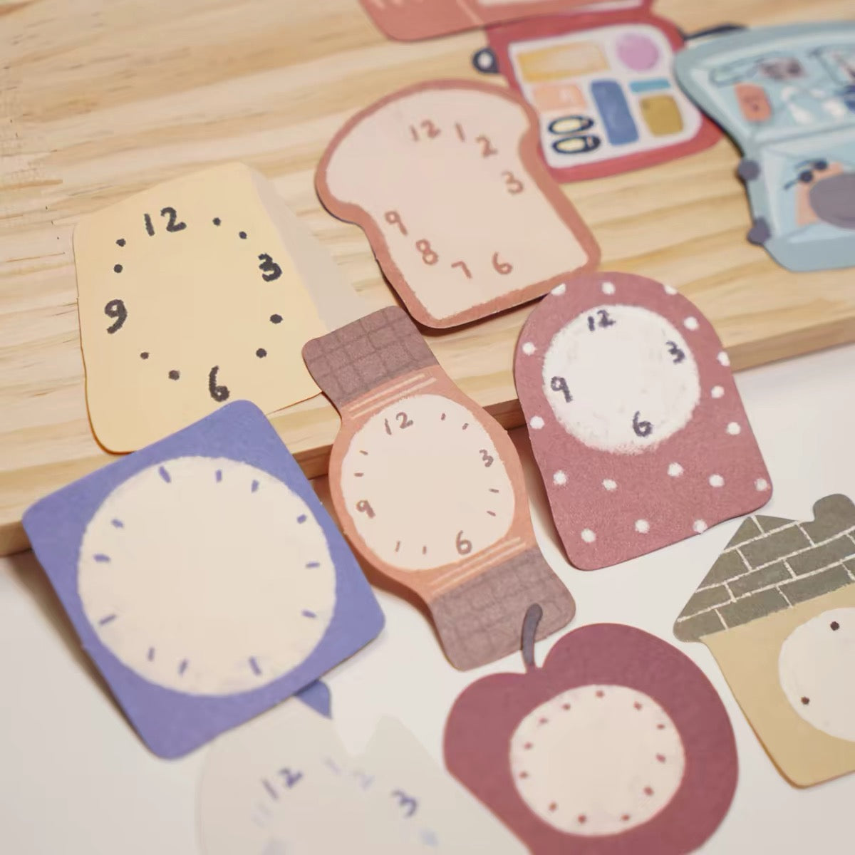 Little Clocks Die-Cut Memo Notes