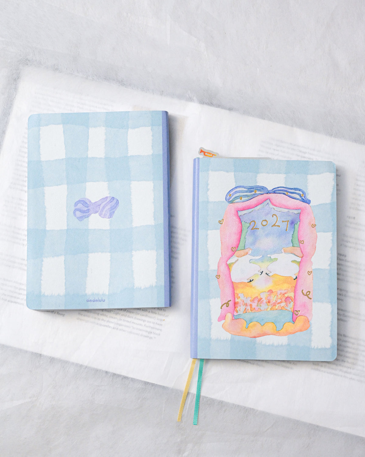 2027 B6 Monthly & Weekly Illustrated Planner