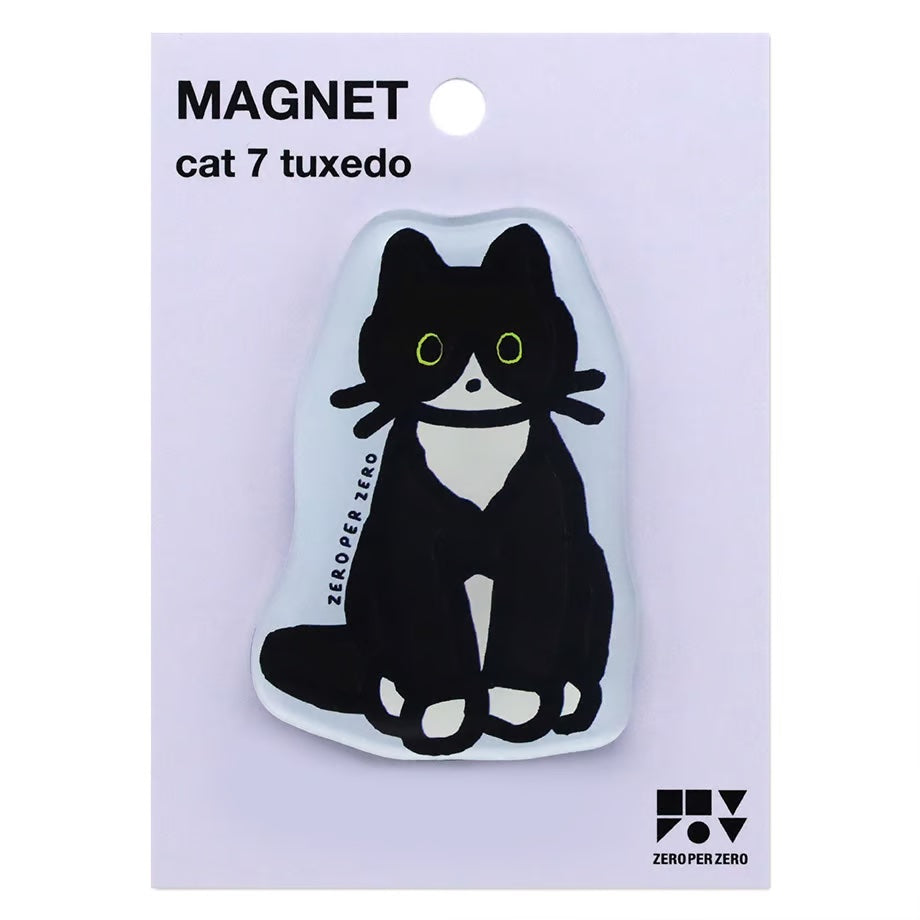 Magnet < Tuxedo cat >